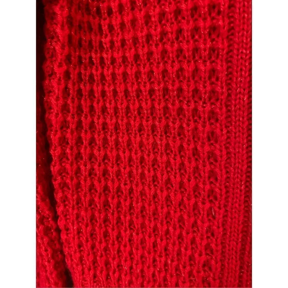 Boy meets girl cropped red sweater pull over with metallic thread size medium￼